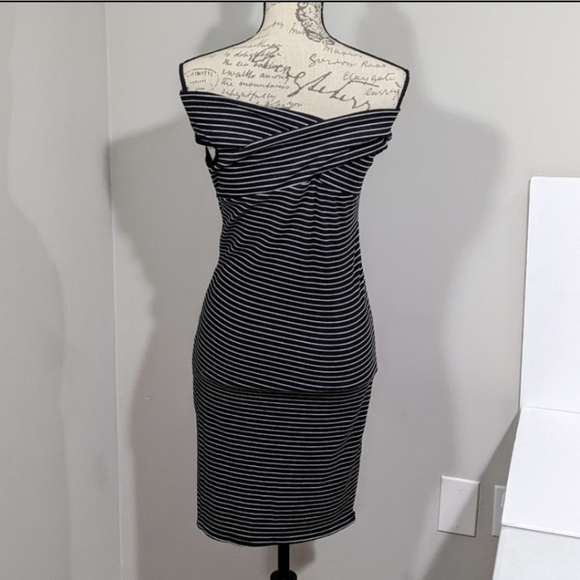 Women's Ribbed Mini Dress Size Medium Off Shoulder Black White Stripes - Picture 2 of 5